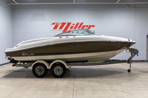 2012 Sea Ray 210 SLX in Saint Cloud, Minnesota - Photo 2