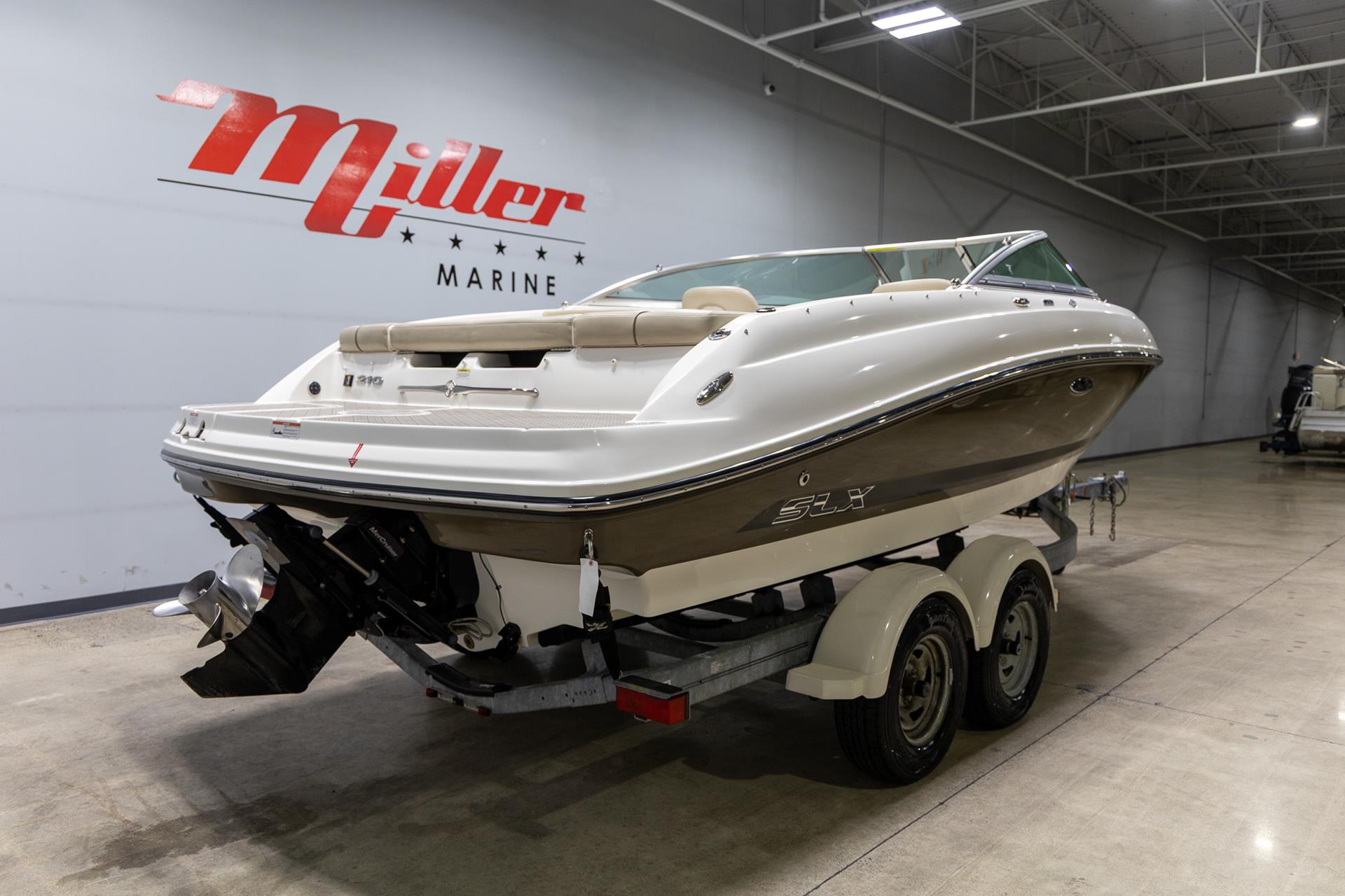 2012 Sea Ray 210 SLX in Saint Cloud, Minnesota - Photo 6