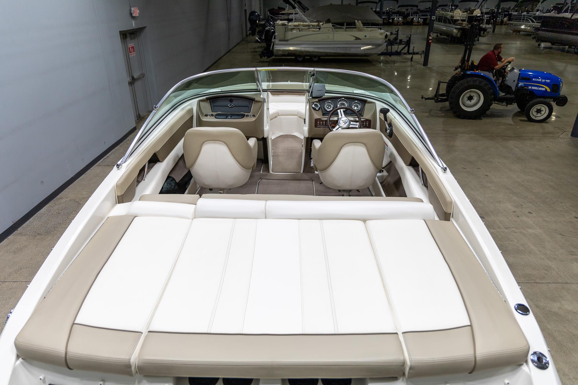 2012 Sea Ray 210 SLX in Saint Cloud, Minnesota - Photo 7