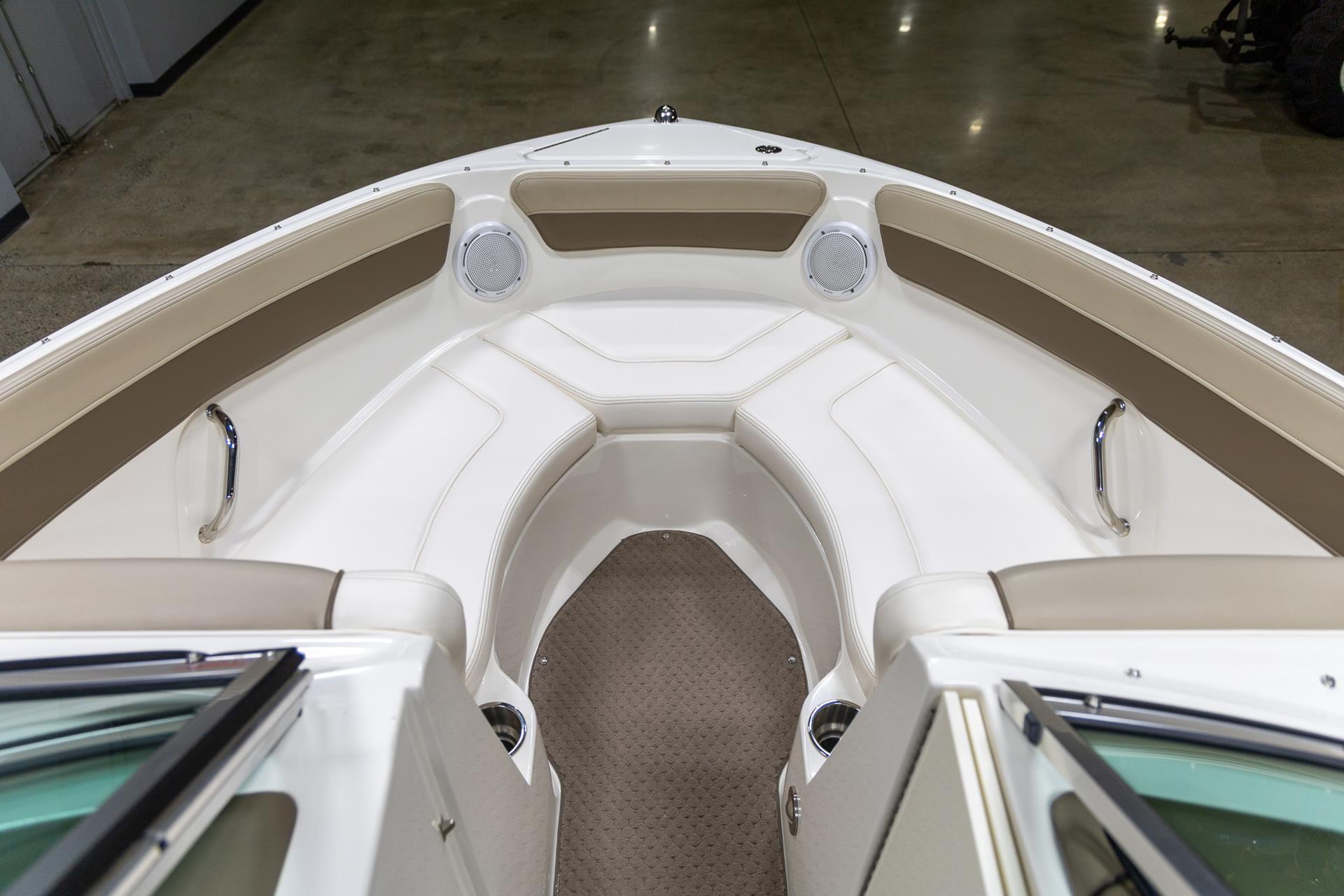 2012 Sea Ray 210 SLX in Saint Cloud, Minnesota - Photo 8