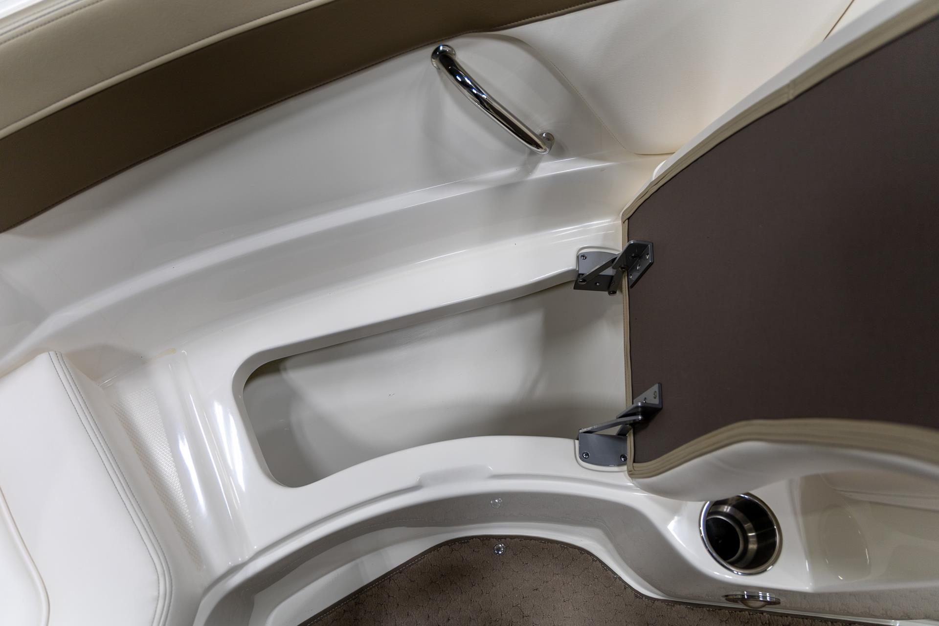 2012 Sea Ray 210 SLX in Saint Cloud, Minnesota - Photo 11