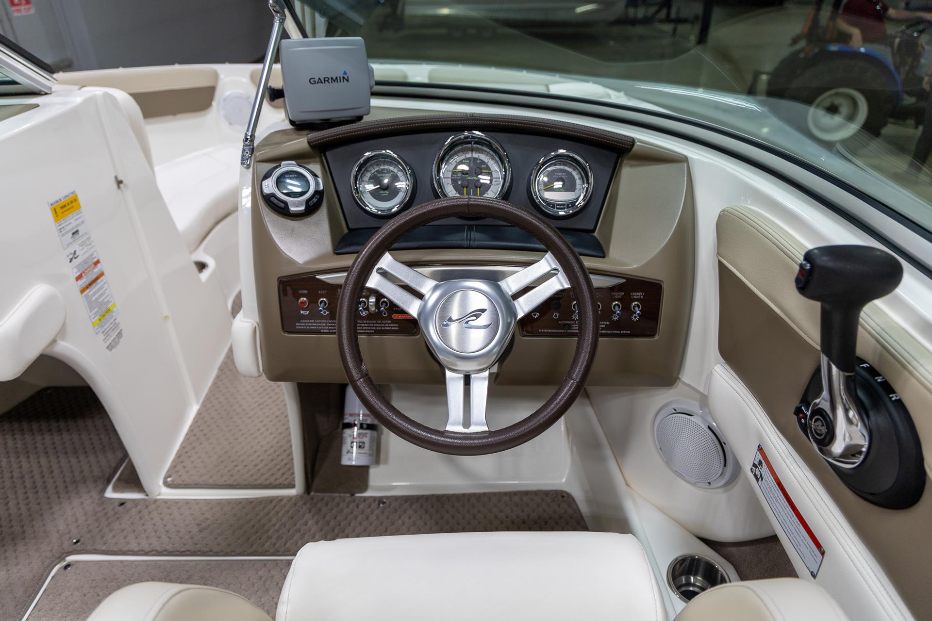 2012 Sea Ray 210 SLX in Saint Cloud, Minnesota - Photo 13