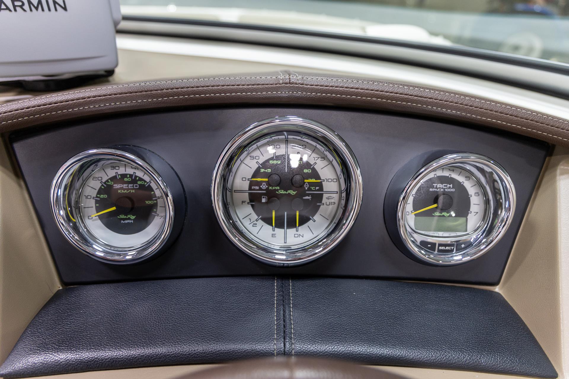 2012 Sea Ray 210 SLX in Saint Cloud, Minnesota - Photo 14