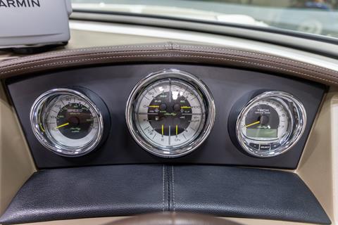 2012 Sea Ray 210 SLX in Saint Cloud, Minnesota - Photo 14