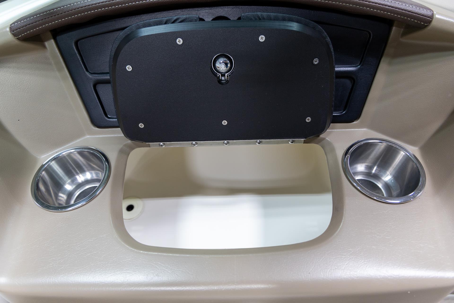 2012 Sea Ray 210 SLX in Saint Cloud, Minnesota - Photo 17