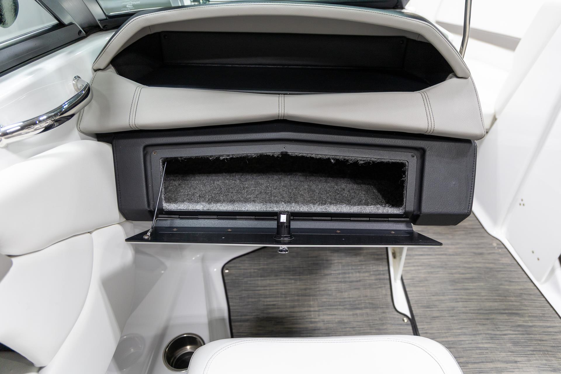 2021 Four Winns Horizon 230 in Saint Cloud, Minnesota - Photo 17