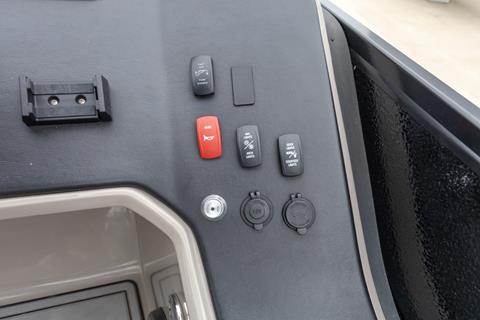 2023 Premier 210 Sunsation RL in Saint Cloud, Minnesota - Photo 16