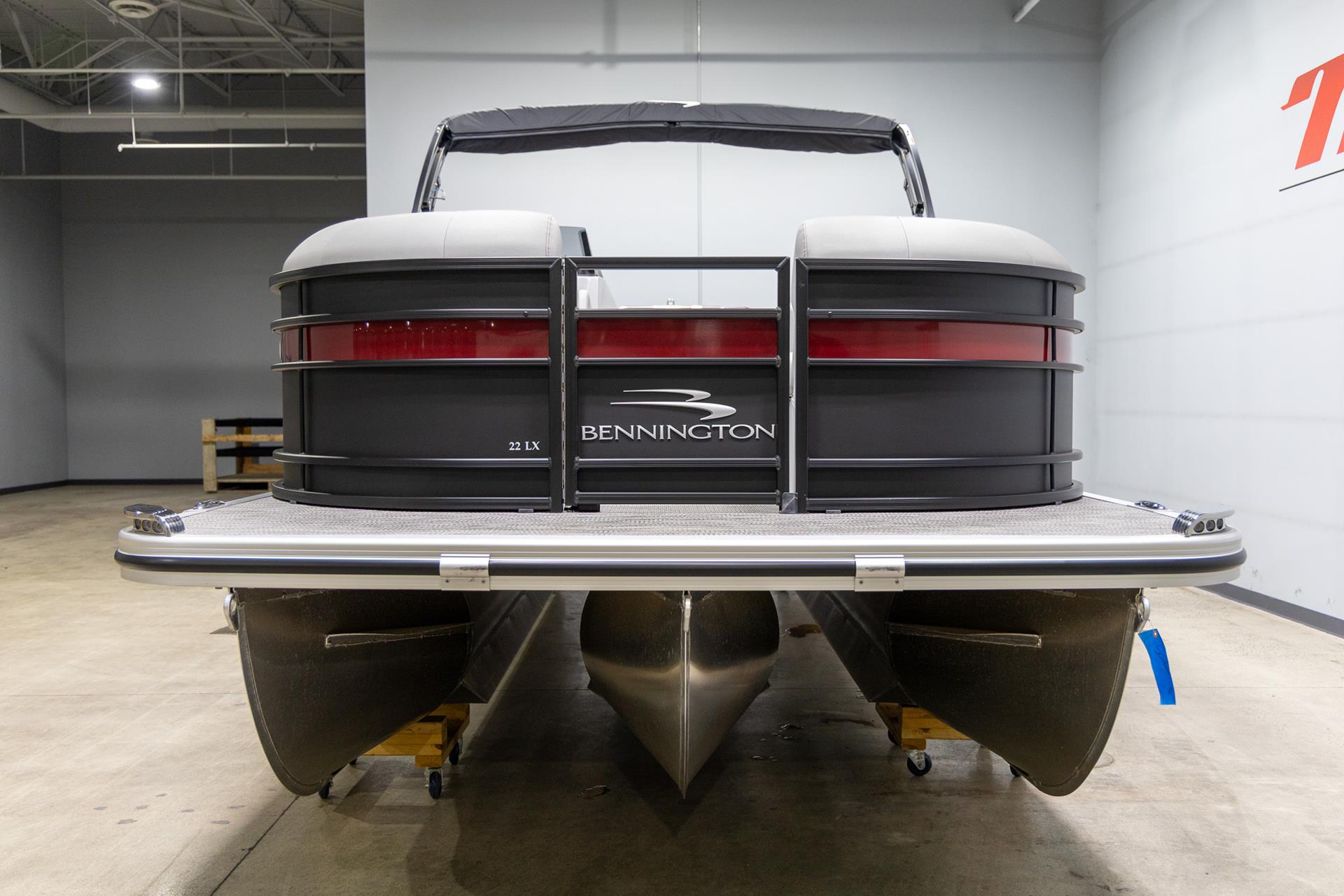 2023 Bennington 22 LXSB in Saint Cloud, Minnesota - Photo 3