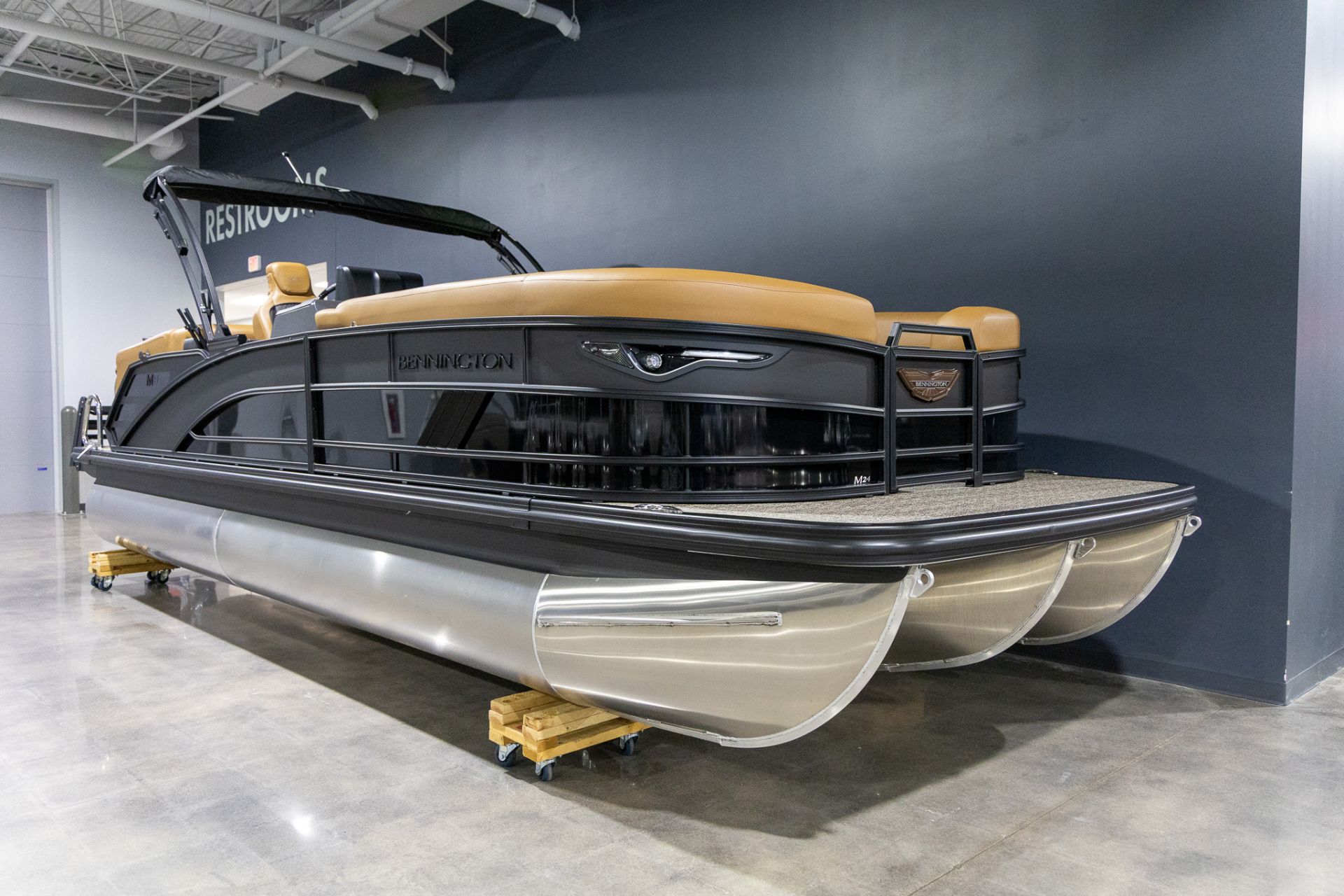 2026 Bennington 24 M FASTBACK in Saint Cloud, Minnesota - Photo 2