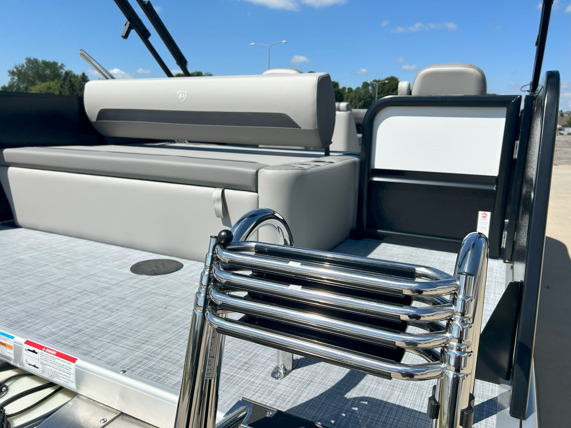 2026 Premier 220 SUNSCAPE RL in Saint Cloud, Minnesota - Photo 14