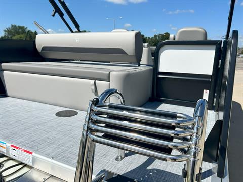 2026 Premier 220 SUNSCAPE RL in Saint Cloud, Minnesota - Photo 14