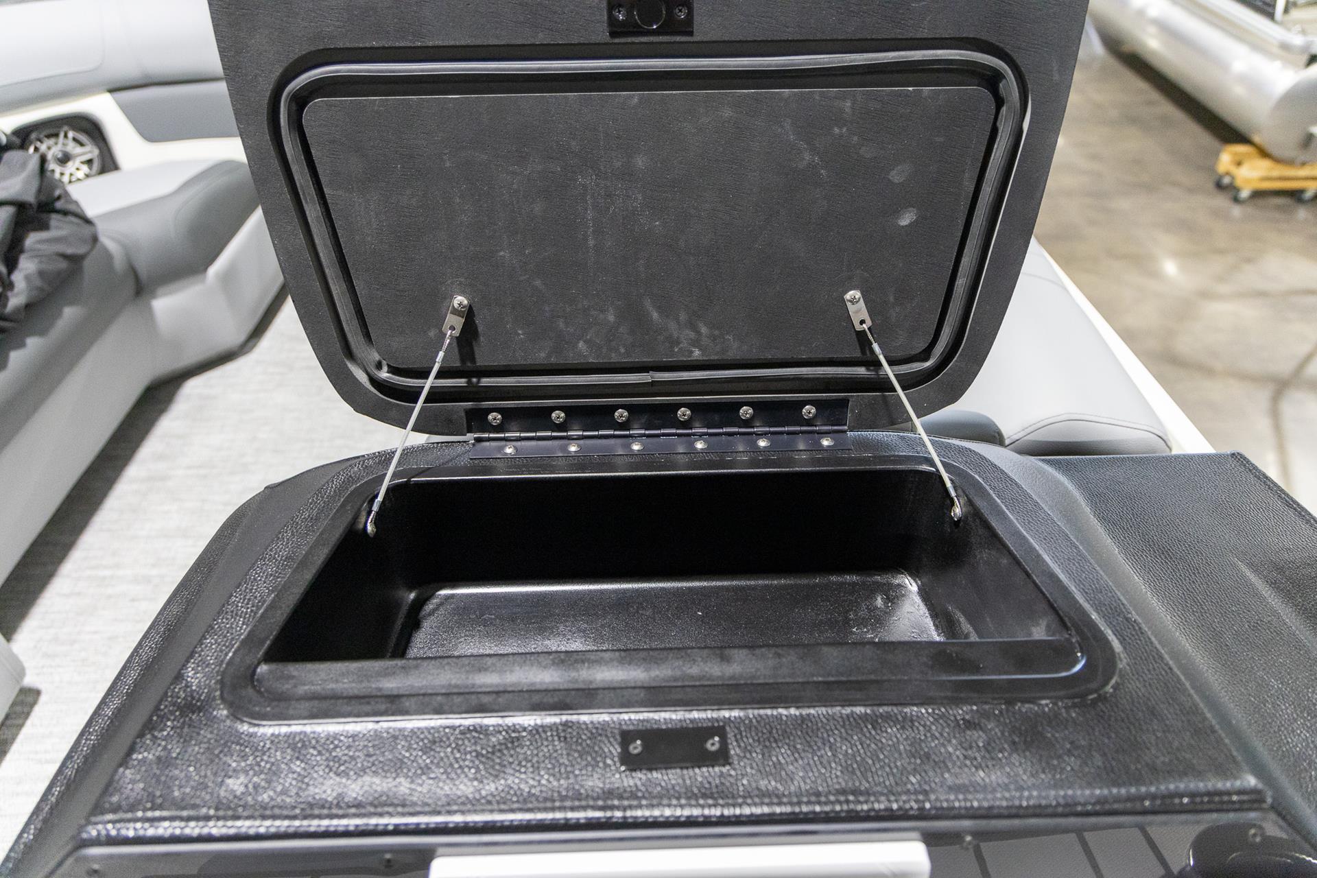 2025 Premier 230 Solaris RF in Saint Cloud, Minnesota - Photo 18