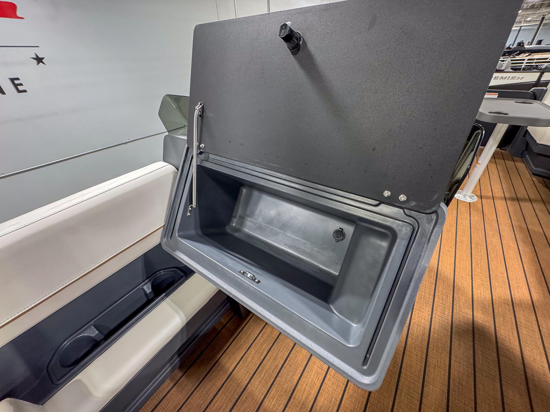 2023 Manitou Explore 26 MAX Switchback with Trifold Bench in Saint Cloud, Minnesota - Photo 17