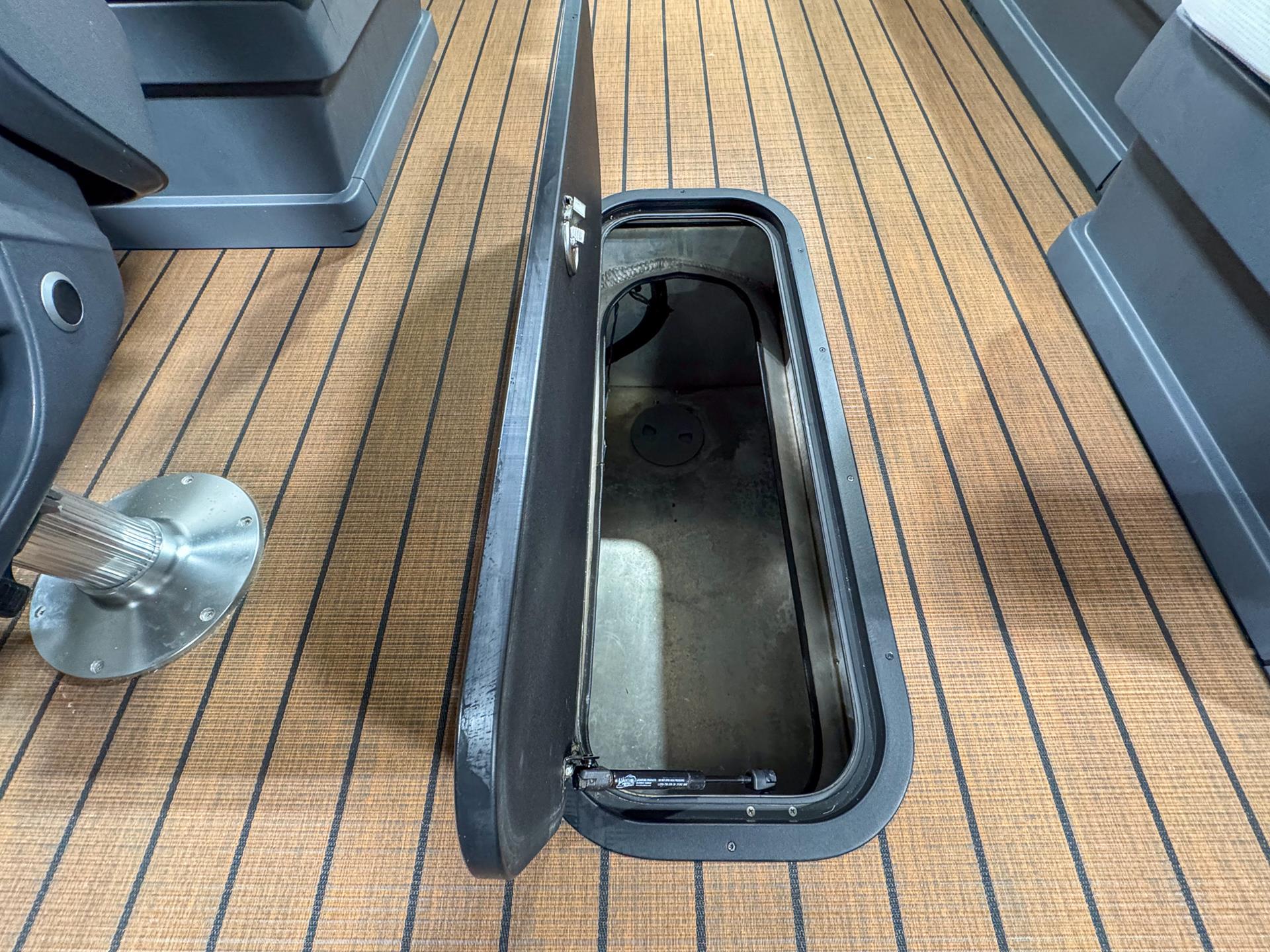 2023 Manitou Explore 26 MAX Switchback with Trifold Bench in Saint Cloud, Minnesota - Photo 18