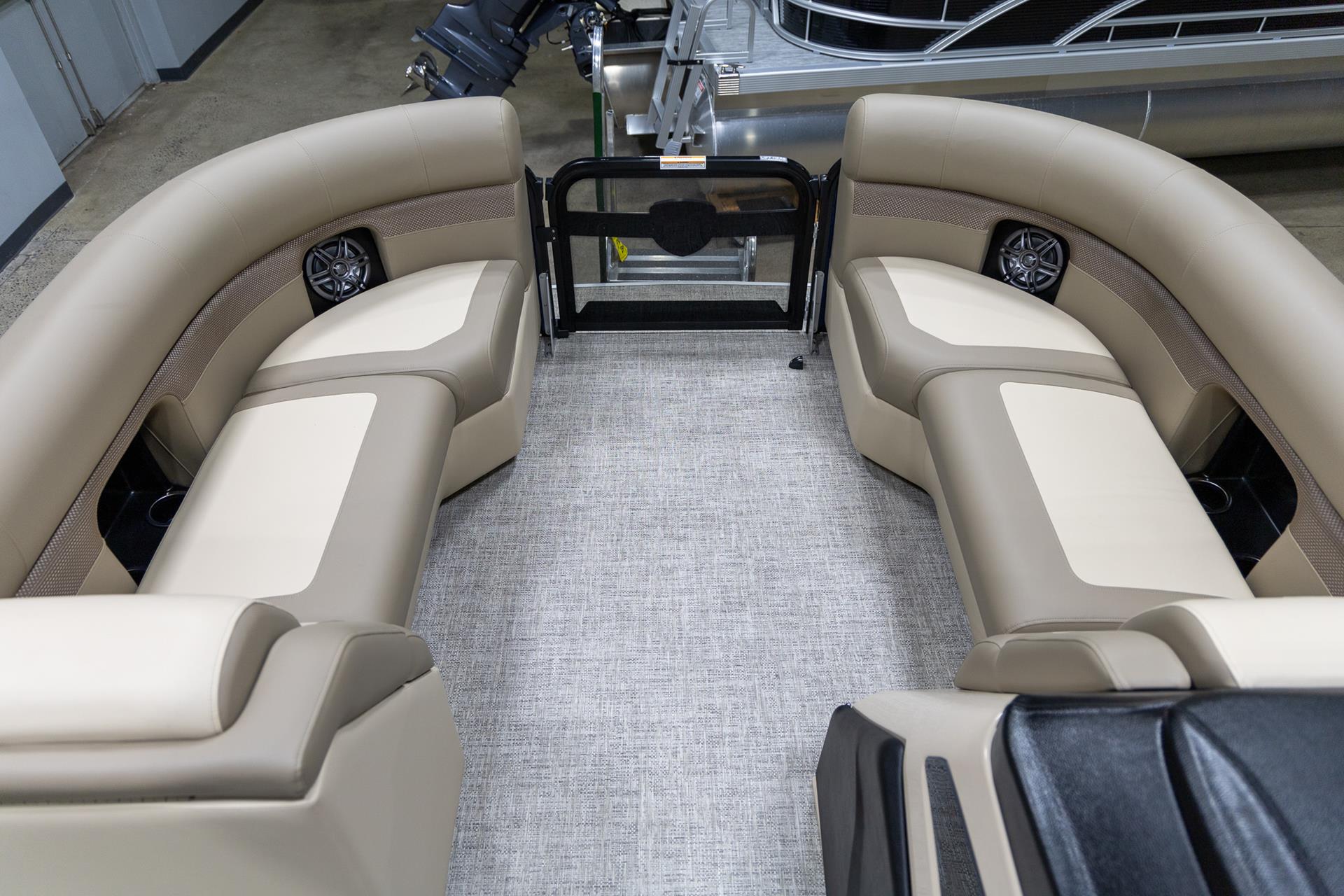 2025 Premier 210 Sunsation RL in Saint Cloud, Minnesota - Photo 9