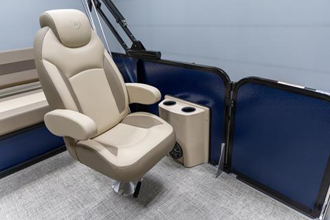 2025 Premier 210 Sunsation RL in Saint Cloud, Minnesota - Photo 14