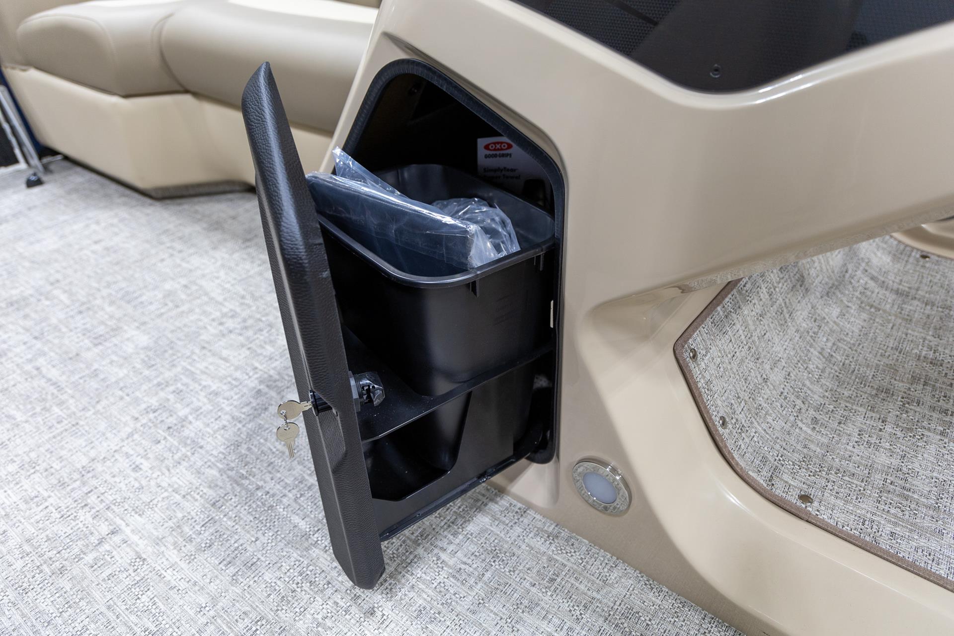 2025 Premier 210 Sunsation RL in Saint Cloud, Minnesota - Photo 16