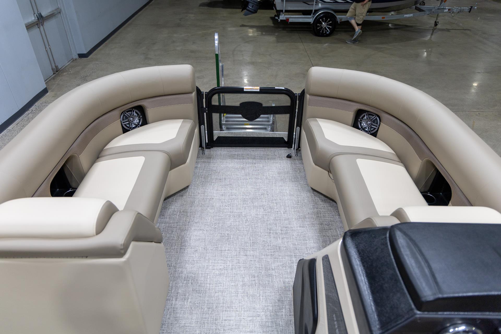 2025 Premier 210 Sunsation RL in Saint Cloud, Minnesota - Photo 9