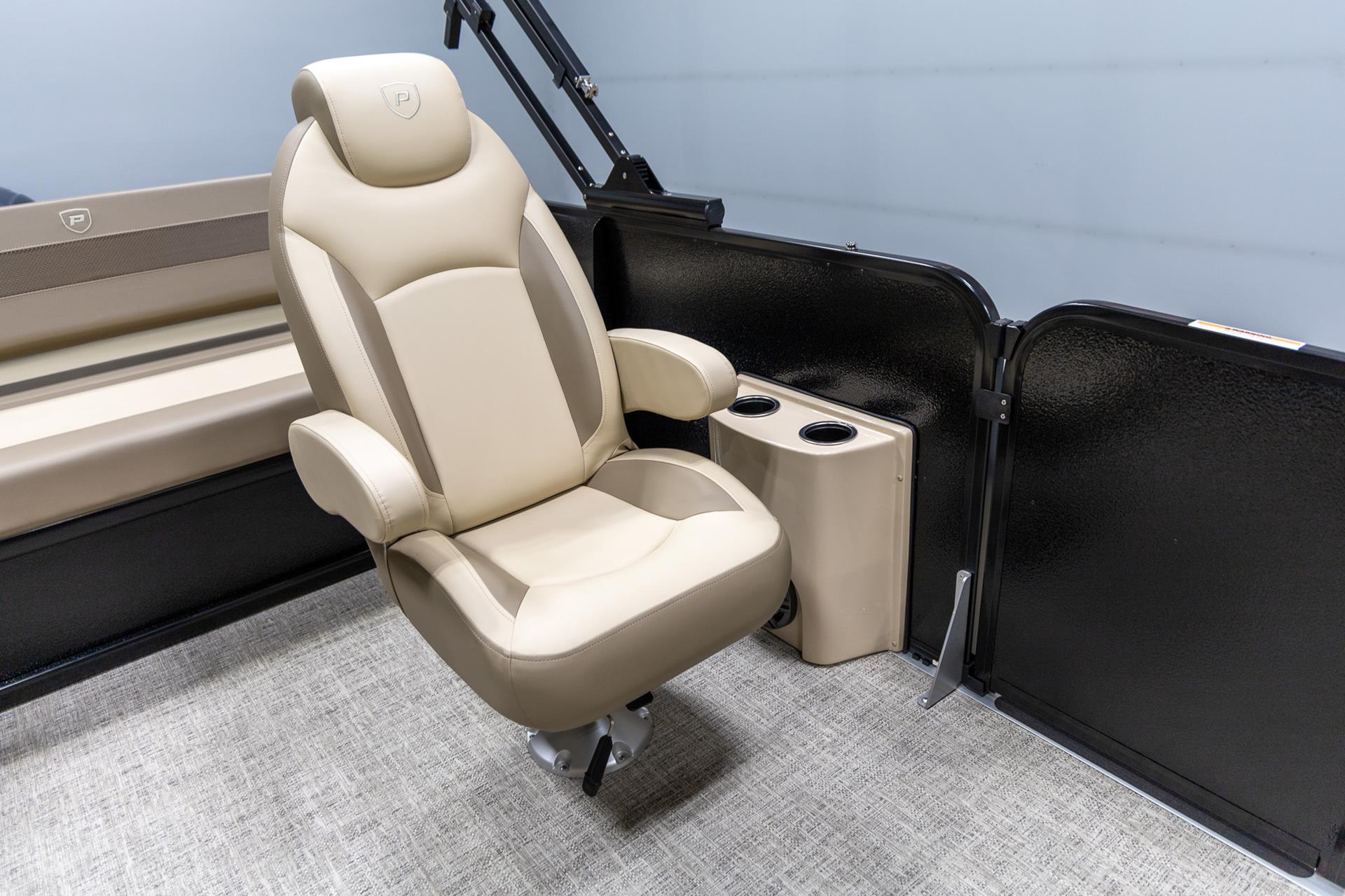 2025 Premier 210 Sunsation RL in Saint Cloud, Minnesota - Photo 13