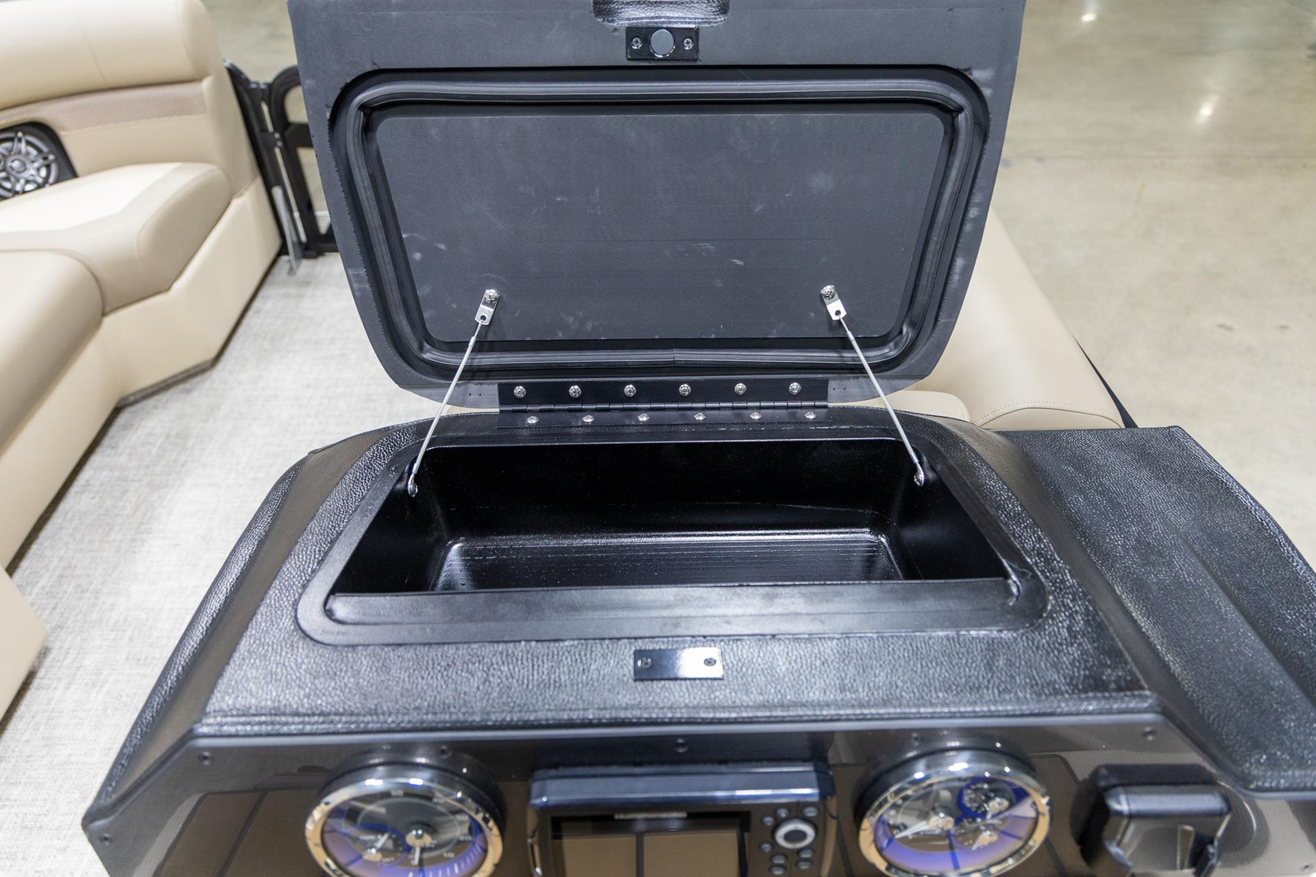 2025 Premier 210 Sunsation RL in Saint Cloud, Minnesota - Photo 20