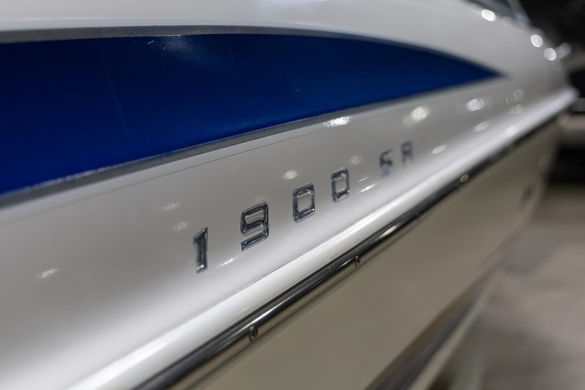 2003 Maxum 1900 SR in Saint Cloud, Minnesota - Photo 8