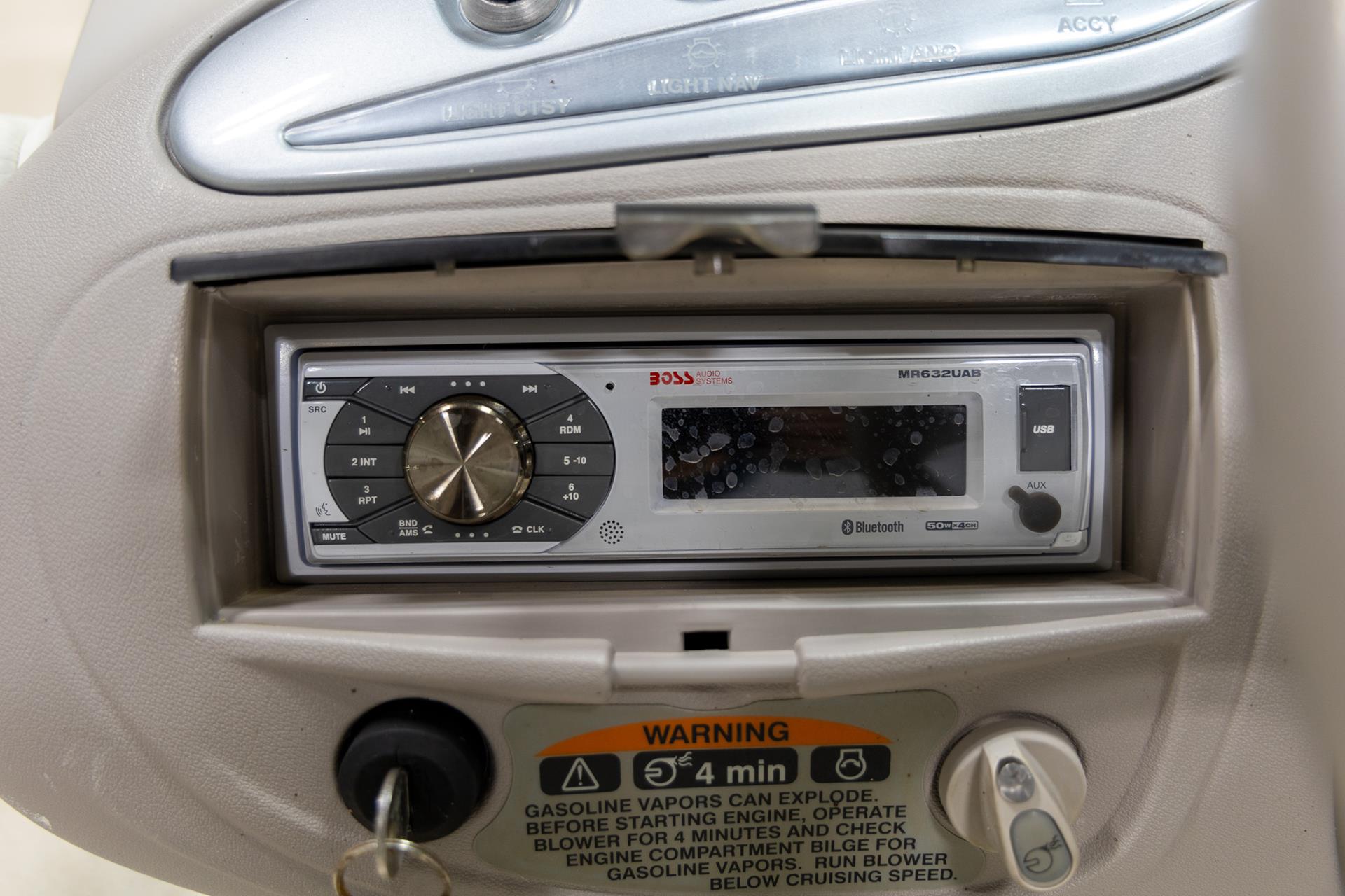 2003 Maxum 1900 SR in Saint Cloud, Minnesota - Photo 18