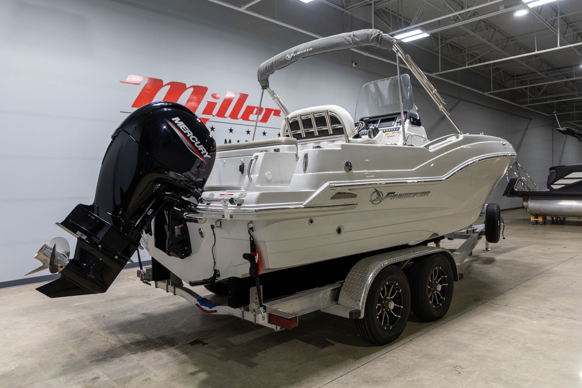 2024 Crownline 200 FS in Saint Cloud, Minnesota - Photo 4