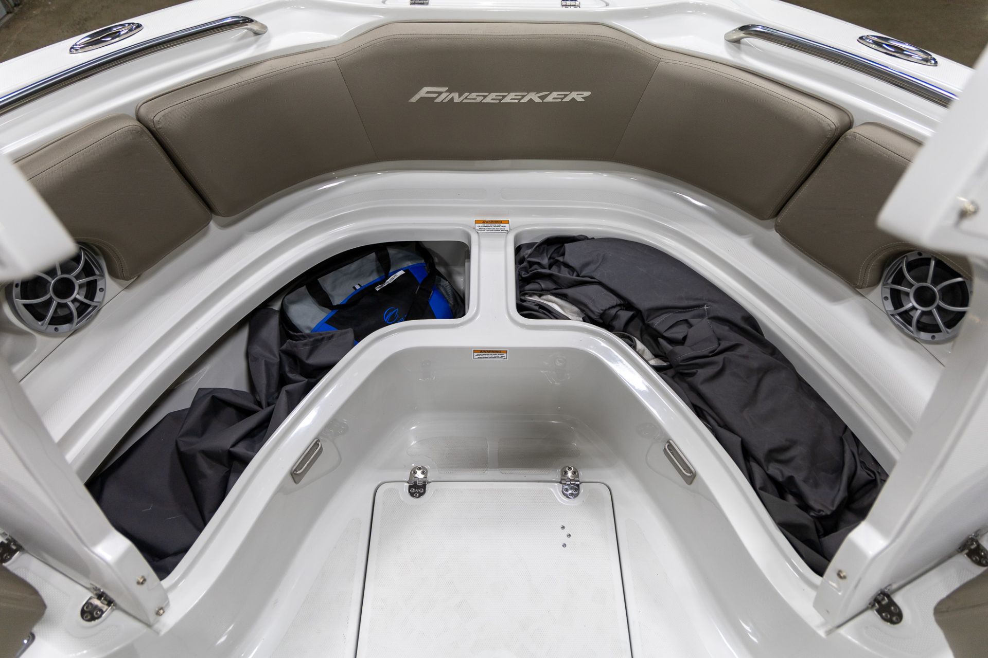 2024 Crownline 200 FS in Saint Cloud, Minnesota - Photo 16