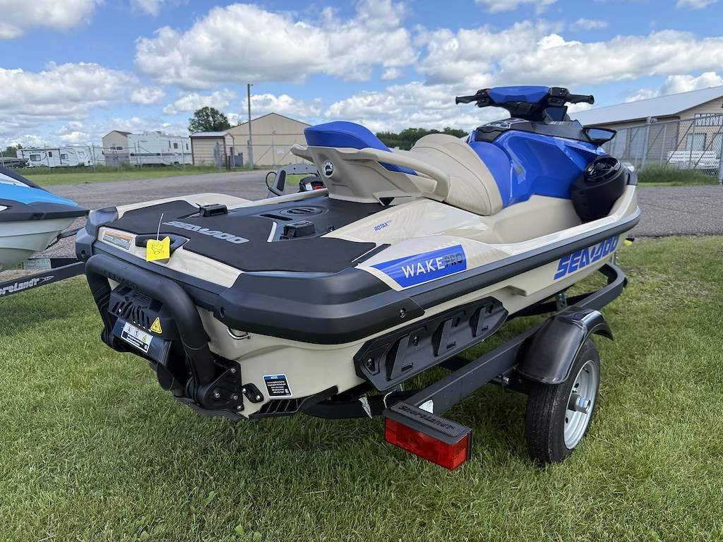 2026 Sea-Doo Wake Pro 230 9