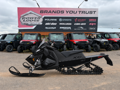 2027 Polaris 650 INDY XC 137 Gloss Black 7S ES — photo 1 of 11