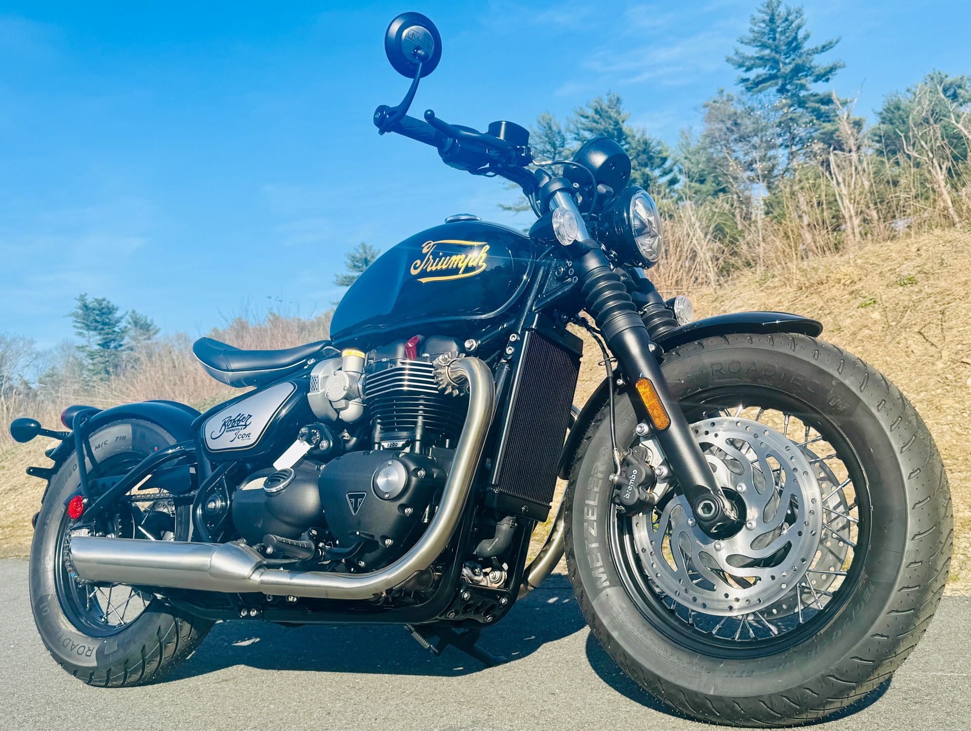2025 Triumph Bonneville Bobber in Enfield, Connecticut - Photo 15