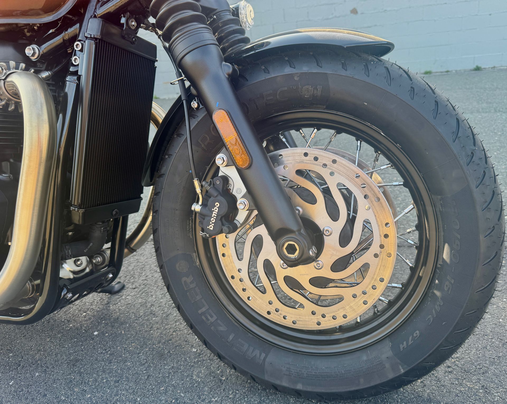 2025 Triumph Bonneville Bobber in Enfield, Connecticut - Photo 21