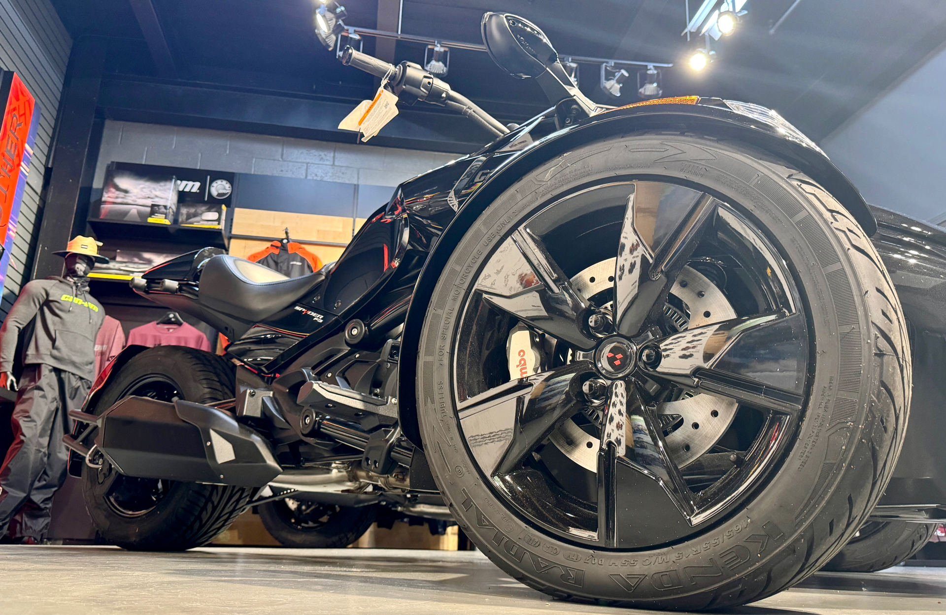 2023 Can-Am Spyder F3 in Enfield, Connecticut - Photo 8