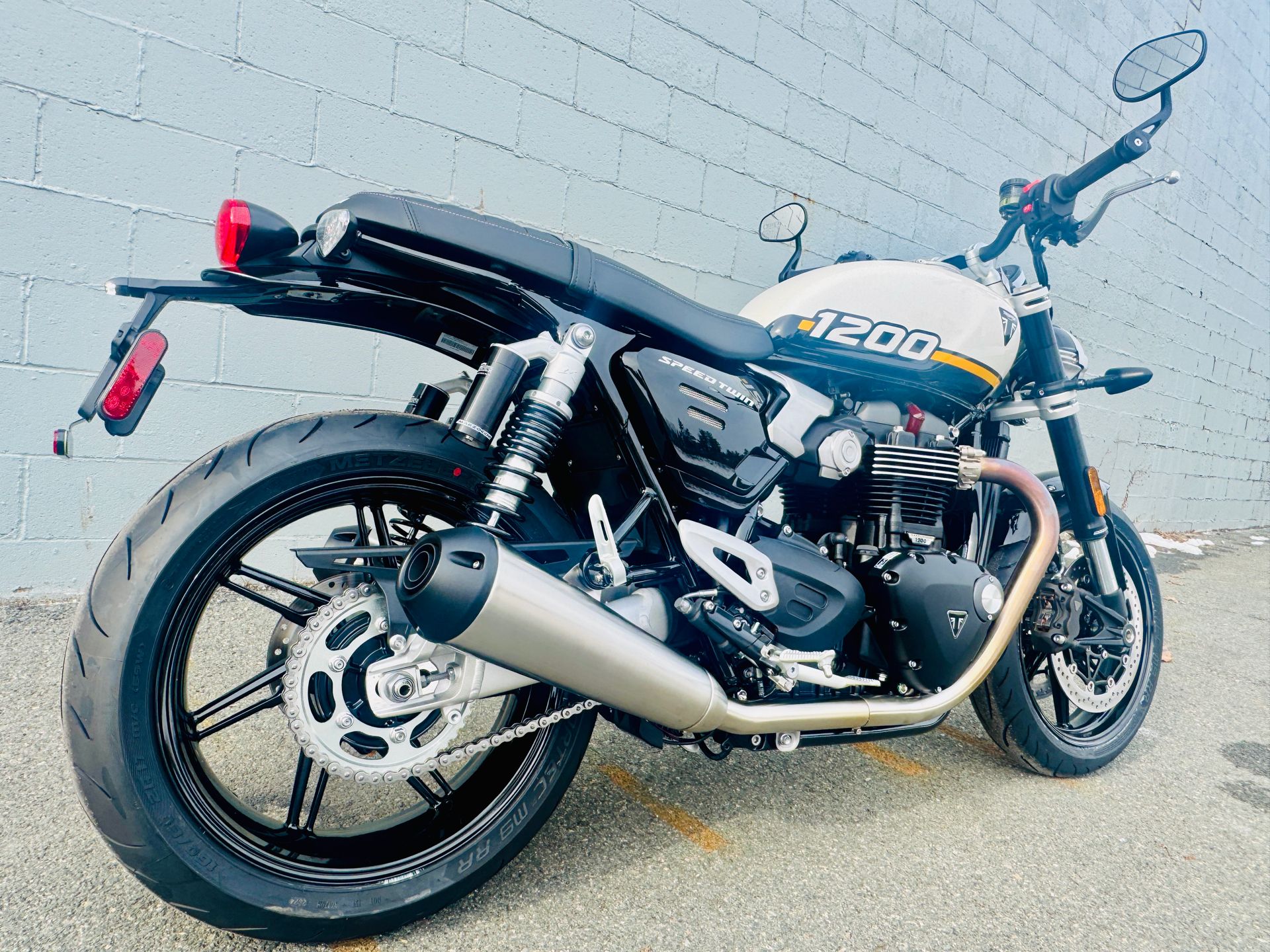 2025 Triumph Speed Twin 1200 in Enfield, Connecticut - Photo 13