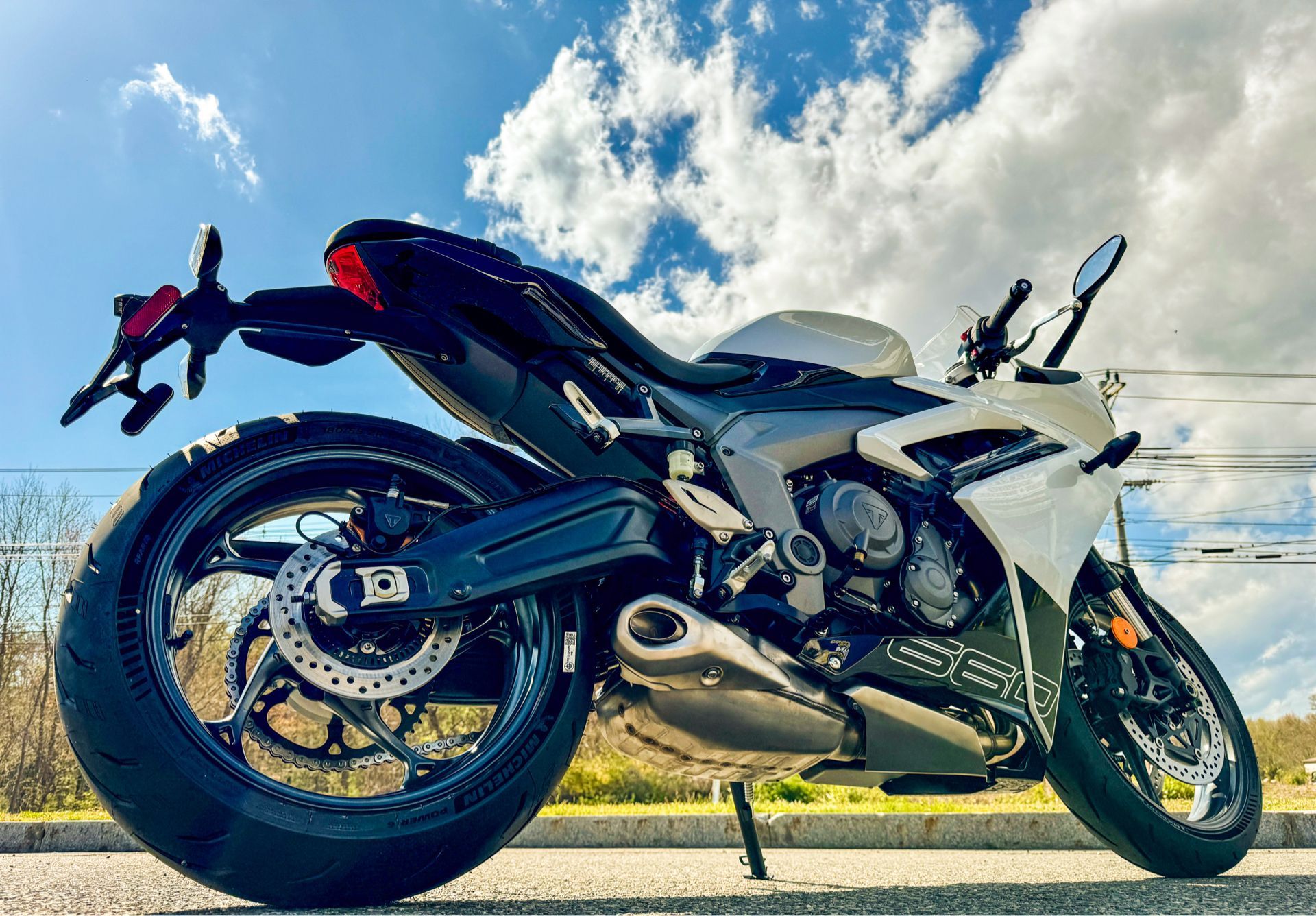 2025 Triumph Daytona 660 in Enfield, Connecticut - Photo 9