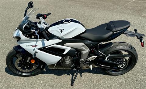 2025 Triumph Daytona 660 in Enfield, Connecticut - Photo 20