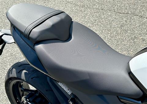 2025 Triumph Daytona 660 in Enfield, Connecticut - Photo 16