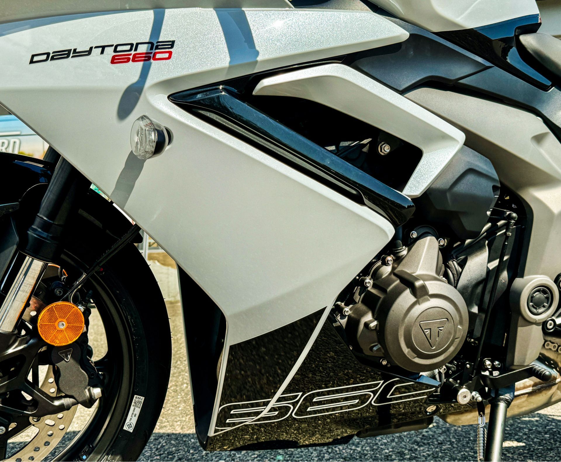 2025 Triumph Daytona 660 in Enfield, Connecticut - Photo 18