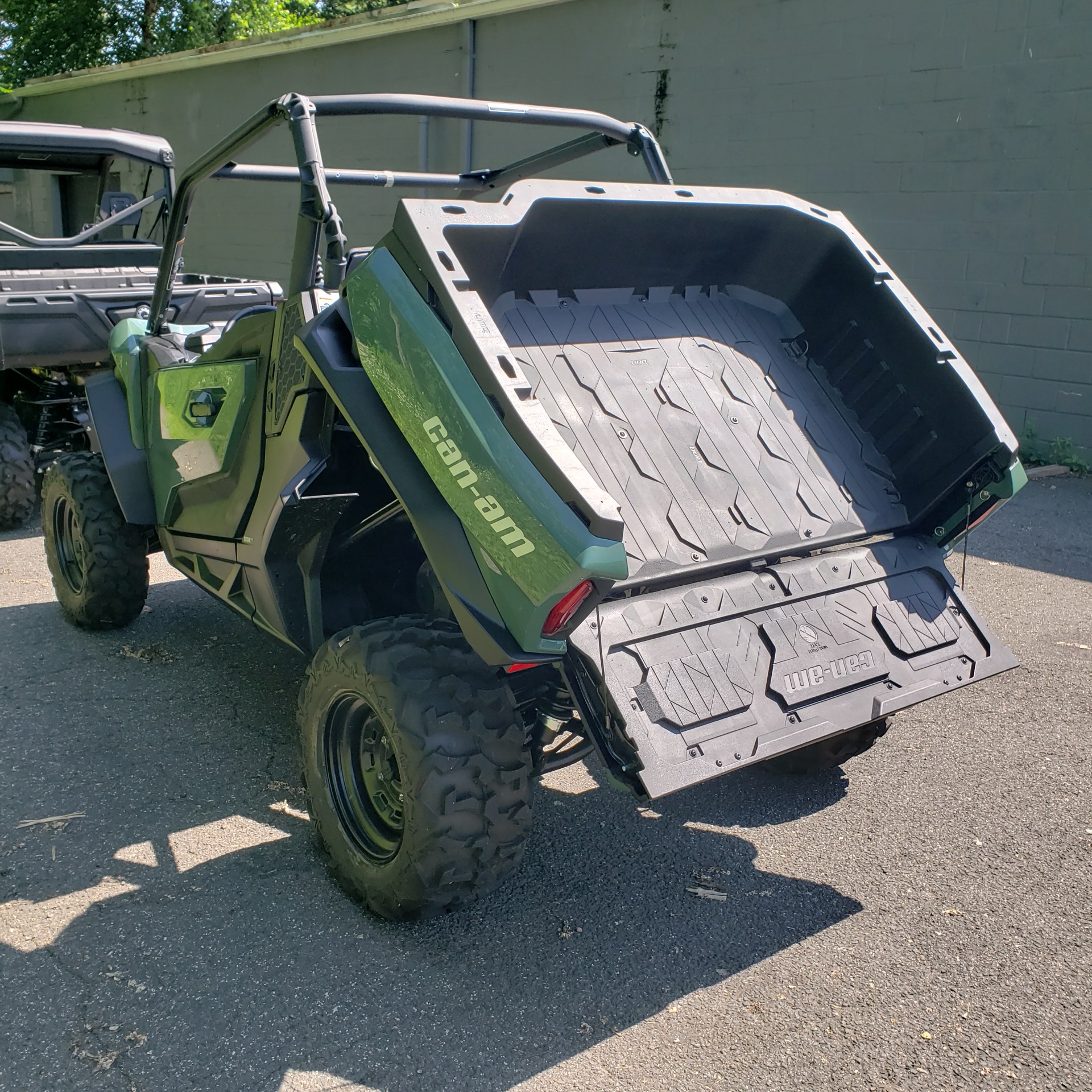 2023 Can-Am Commander DPS 700 in Enfield, Connecticut - Photo 3