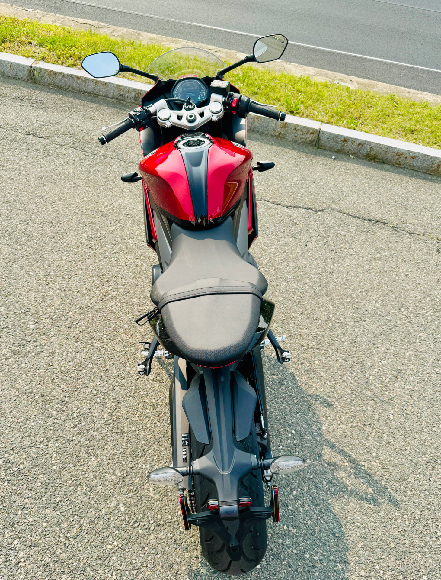 2025 Triumph Daytona 660 in Enfield, Connecticut - Photo 17