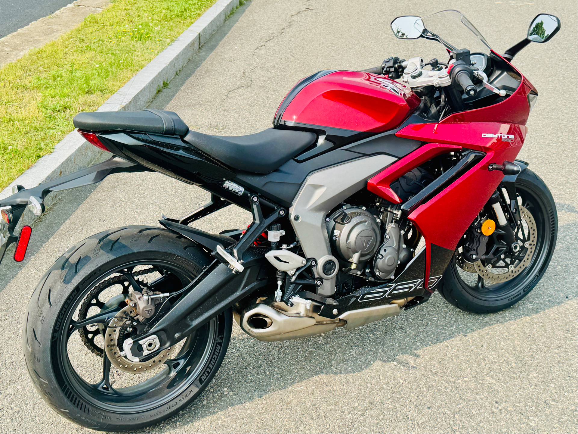 2025 Triumph Daytona 660 in Enfield, Connecticut - Photo 13