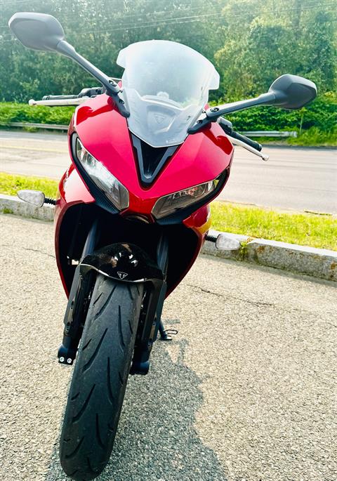 2025 Triumph Daytona 660 in Enfield, Connecticut - Photo 5