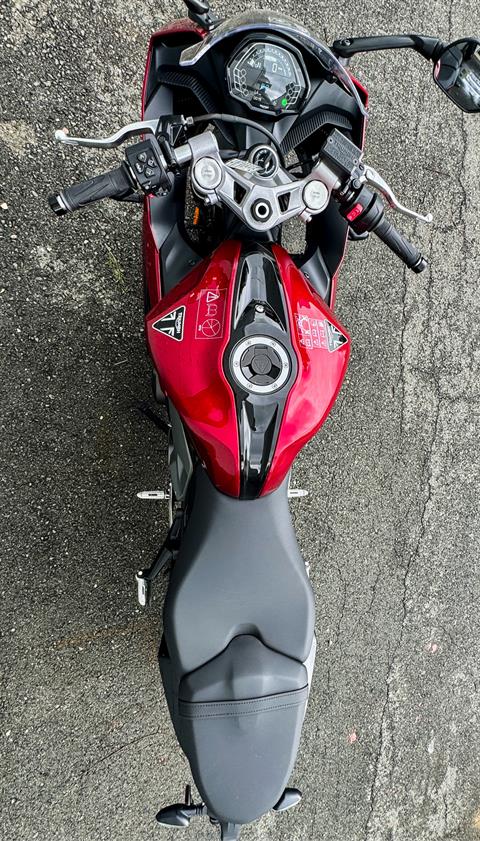 2025 Triumph Daytona 660 in Enfield, Connecticut - Photo 11