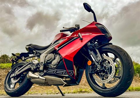 2025 Triumph Daytona 660 in Enfield, Connecticut - Photo 5