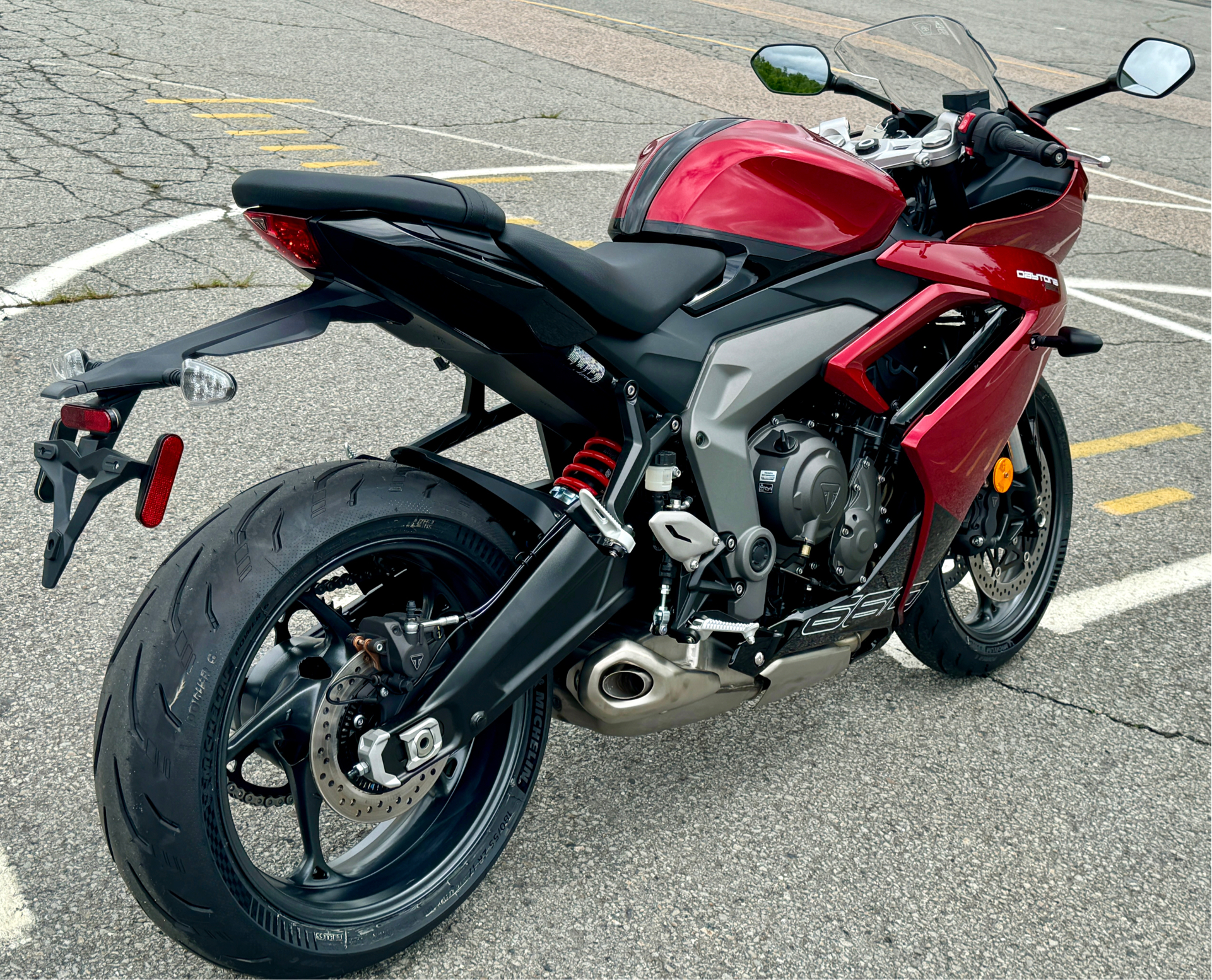 2025 Triumph Daytona 660 in Enfield, Connecticut - Photo 9