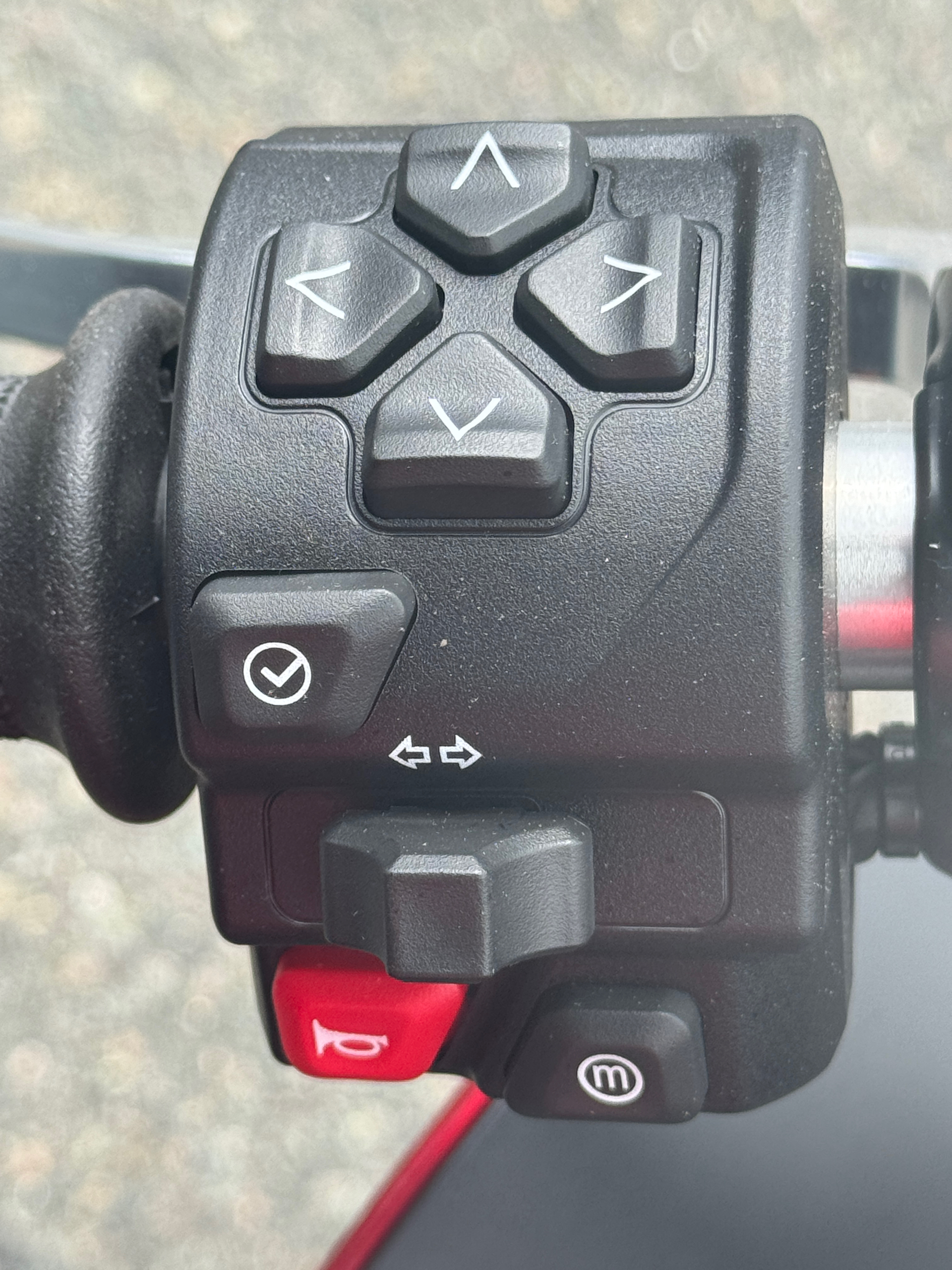 2025 Triumph Daytona 660 in Enfield, Connecticut - Photo 10