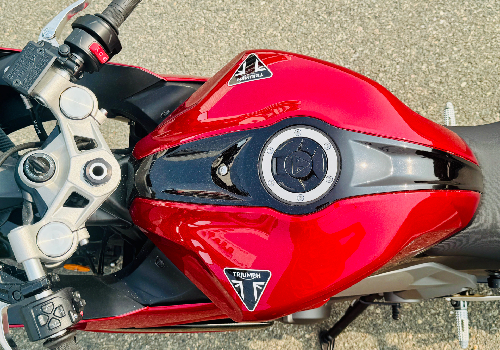 2025 Triumph Daytona 660 in Enfield, Connecticut - Photo 17