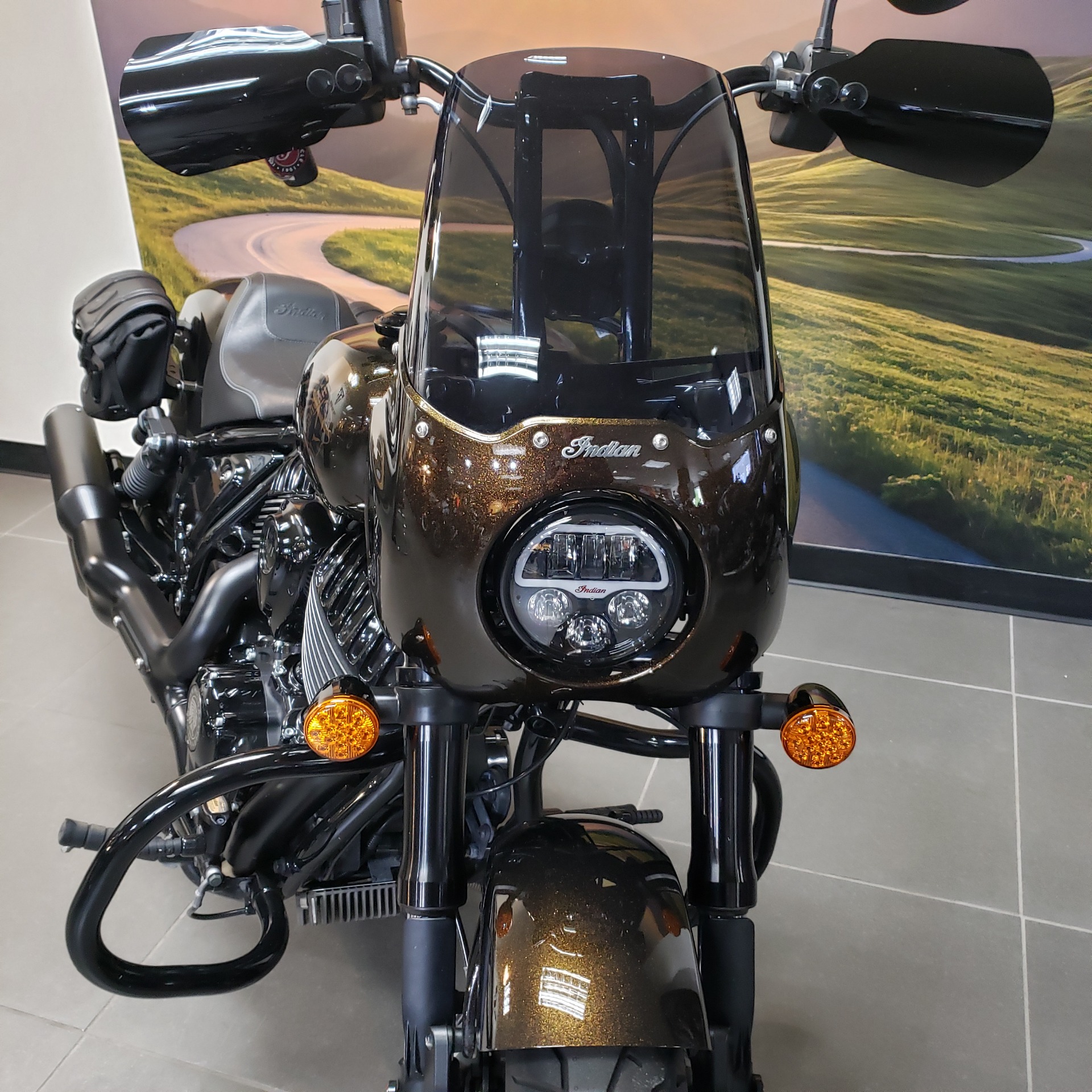 2024 Indian Motorcycle Sport Chief Icon in Enfield, Connecticut - Photo 2
