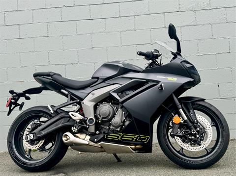 2025 Triumph Daytona 660 in Enfield, Connecticut - Photo 22