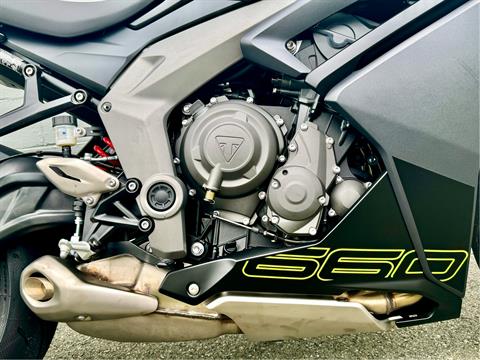 2025 Triumph Daytona 660 in Enfield, Connecticut - Photo 14